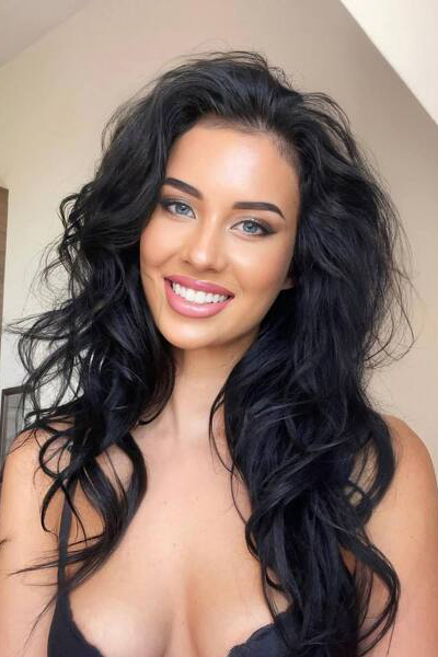 Magnetic Allure: Aleksandra, 27 y.o. from Kyiv, Ukraine — VeronikaLove