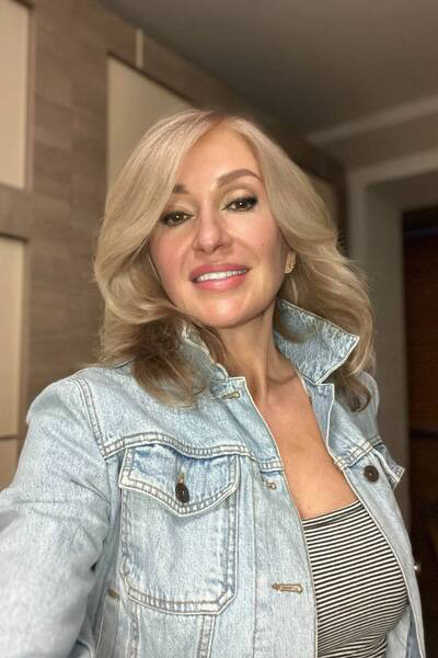 Sparkling Essence: Svitlana, 59 y.o. from Kryvyi Rih, Ukraine — VeronikaLove