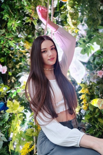 Magnetic Allure: Vladislava, 23 y.o. from Kyiv, Ukraine — VeronikaLove