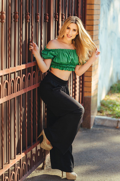 Mystical Presence: Aleksandra, 35 y.o. from Mykolaiv, Ukraine — VeronikaLove